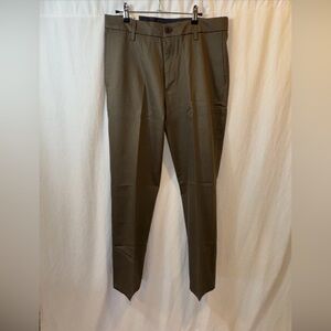 Brand New Men’s Dockers Signature Khaki Classic Fit 33x32 Dark Pebble Brown